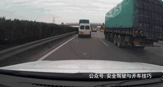 117731.cσm查询澳彩开奖号码和客车高速撞碎隔离墩与客车高速撞碎隔离墩怎么处理